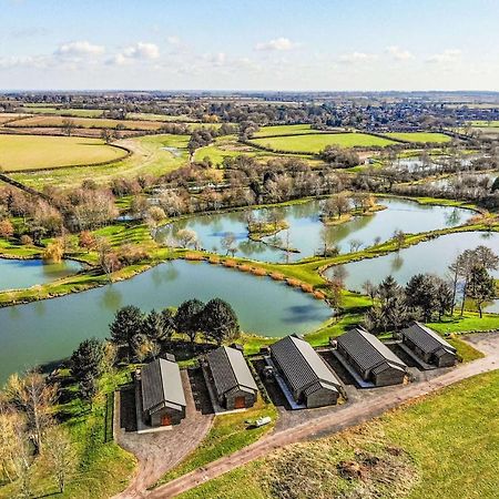 Makins Lodges Nuneaton Exterior photo