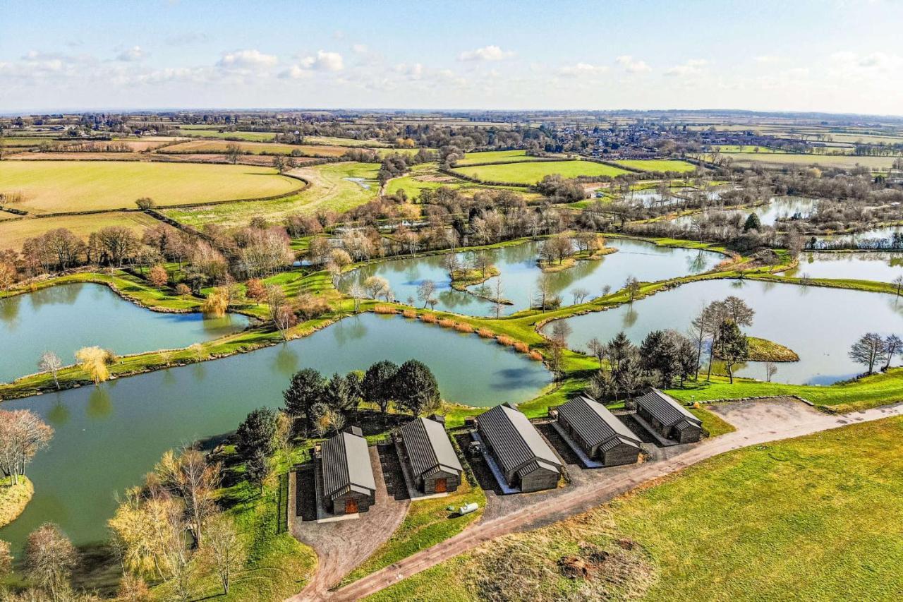Makins Lodges Nuneaton Exterior photo