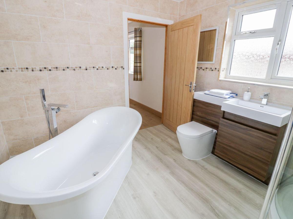 Makins Lodges Nuneaton Exterior photo